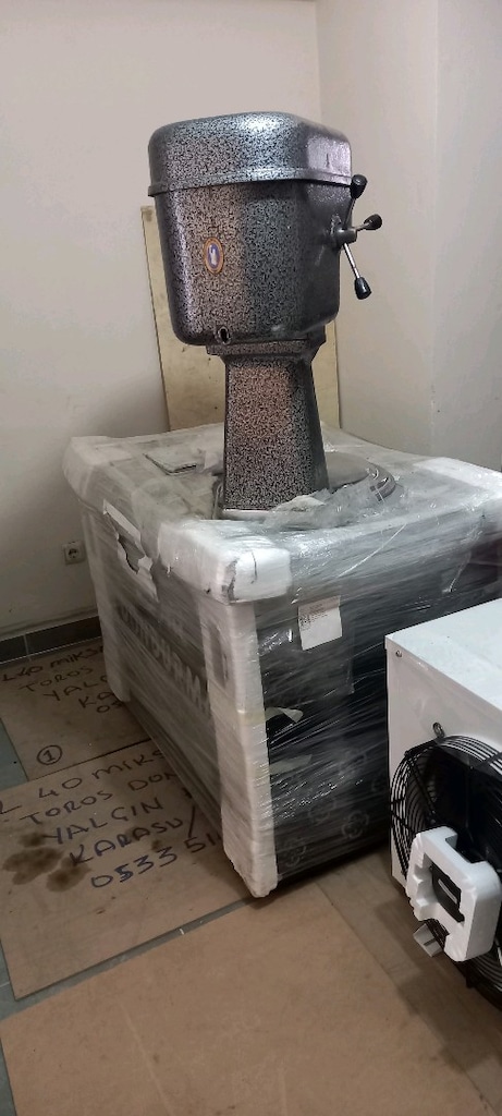 Satılık dondurma makinesi ugur L 40 - 4