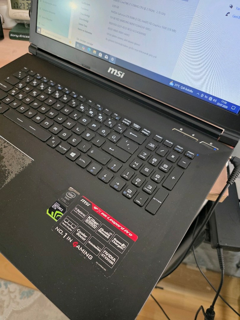 MSİ MS-1793 İ7-5700HQ 8GB RAM 128GB NVMe SSD 2GB EKRAN KARTI FULL HD - 4