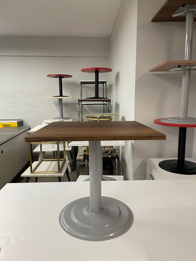 KLAS OFİS ÜSKÜDAR 50X50 BAROK CEVİZ METAL AYAKLI SEHPA - 2