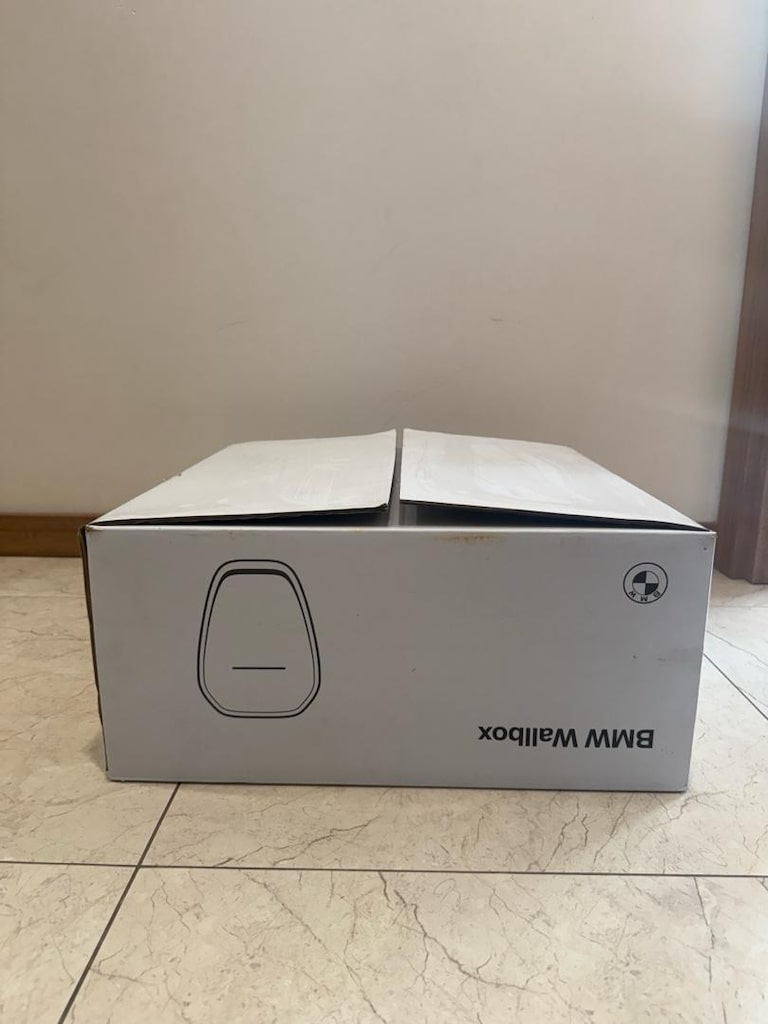 SIFIR KUTUSUNDA BMW WALLBOX 22 KW