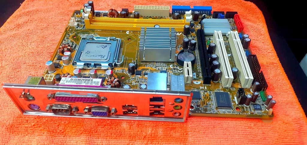 ASUS P5GC-MX-1333 775 Pin+İşlemci Beraber Anakart - 3