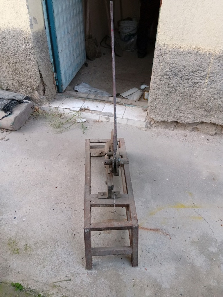 Ağır Tip Manuel Kol Kollu Sac ve Demir Kesme Makası (Sehpalı) - 2