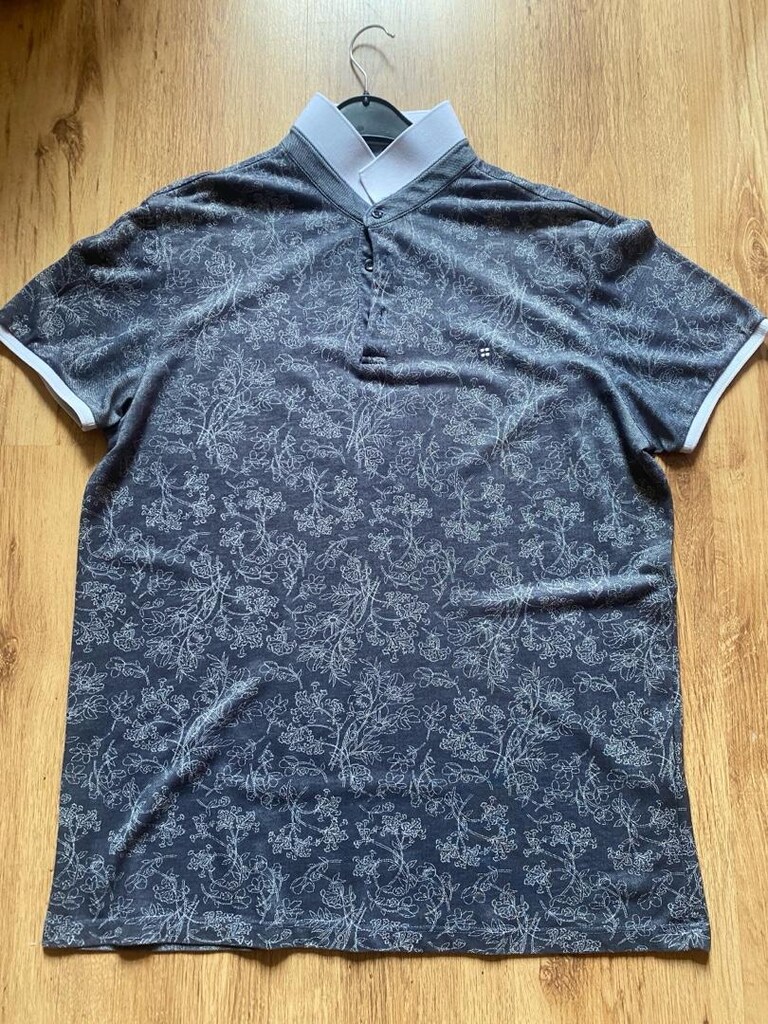Polo Yaka AVVA markası Desenli T-Shirt