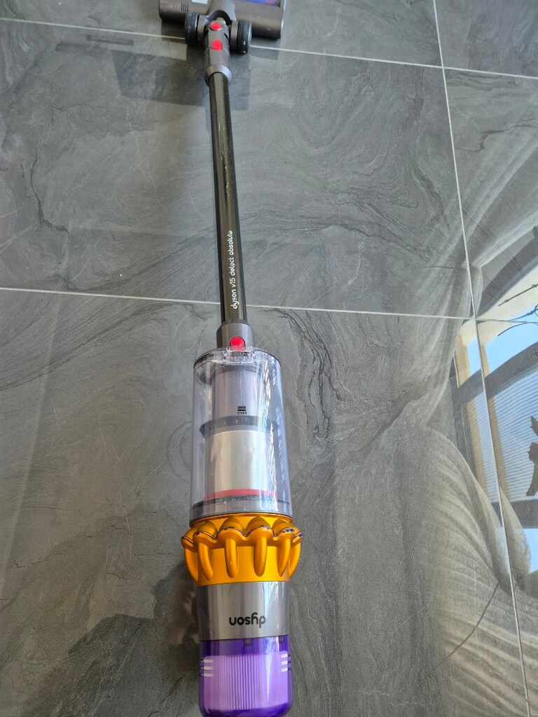 dyson v15 - 2