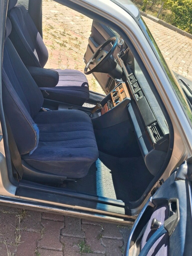 1988 mercedes benz 230 e - 11