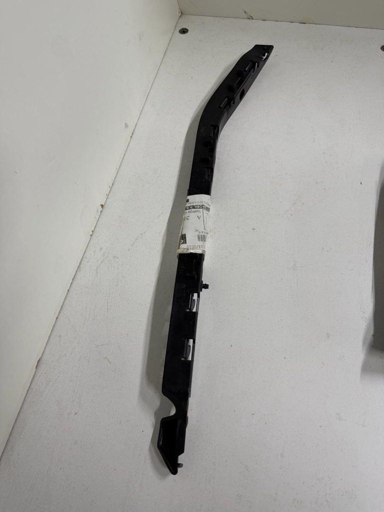 Mercedes W204 sol arka tampon braketi yan sıfır orjinal A2048800730 - 2