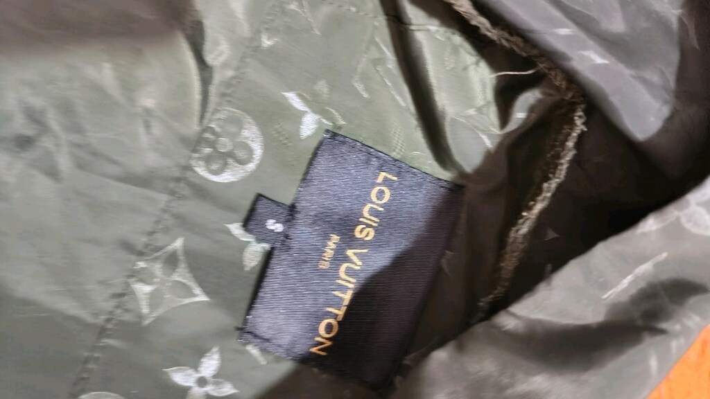 Louis vuitton kadın mevsimlik mont.. Bir koltuk altı uçtan diğer uca - 6
