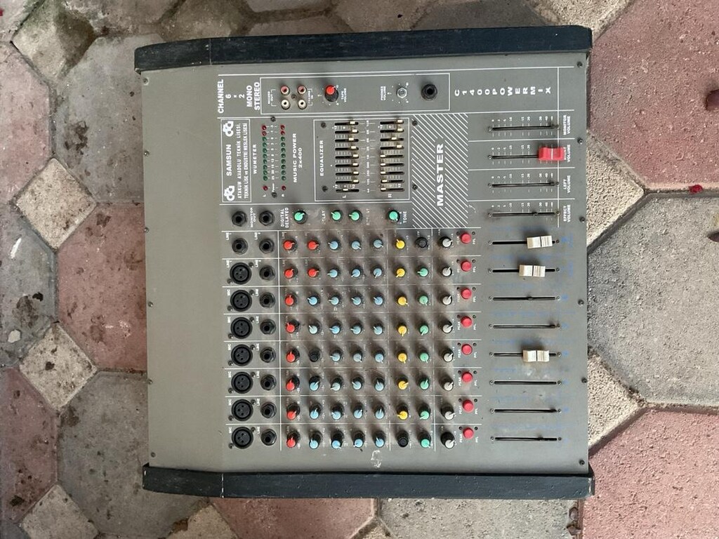 Dynacord Powermate 1400 W Mikser - 5