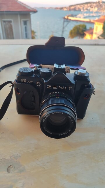 Zenit 12XP + Helios 44M-4 58mm f/2 Vintage Film Fotoğraf Makinesi