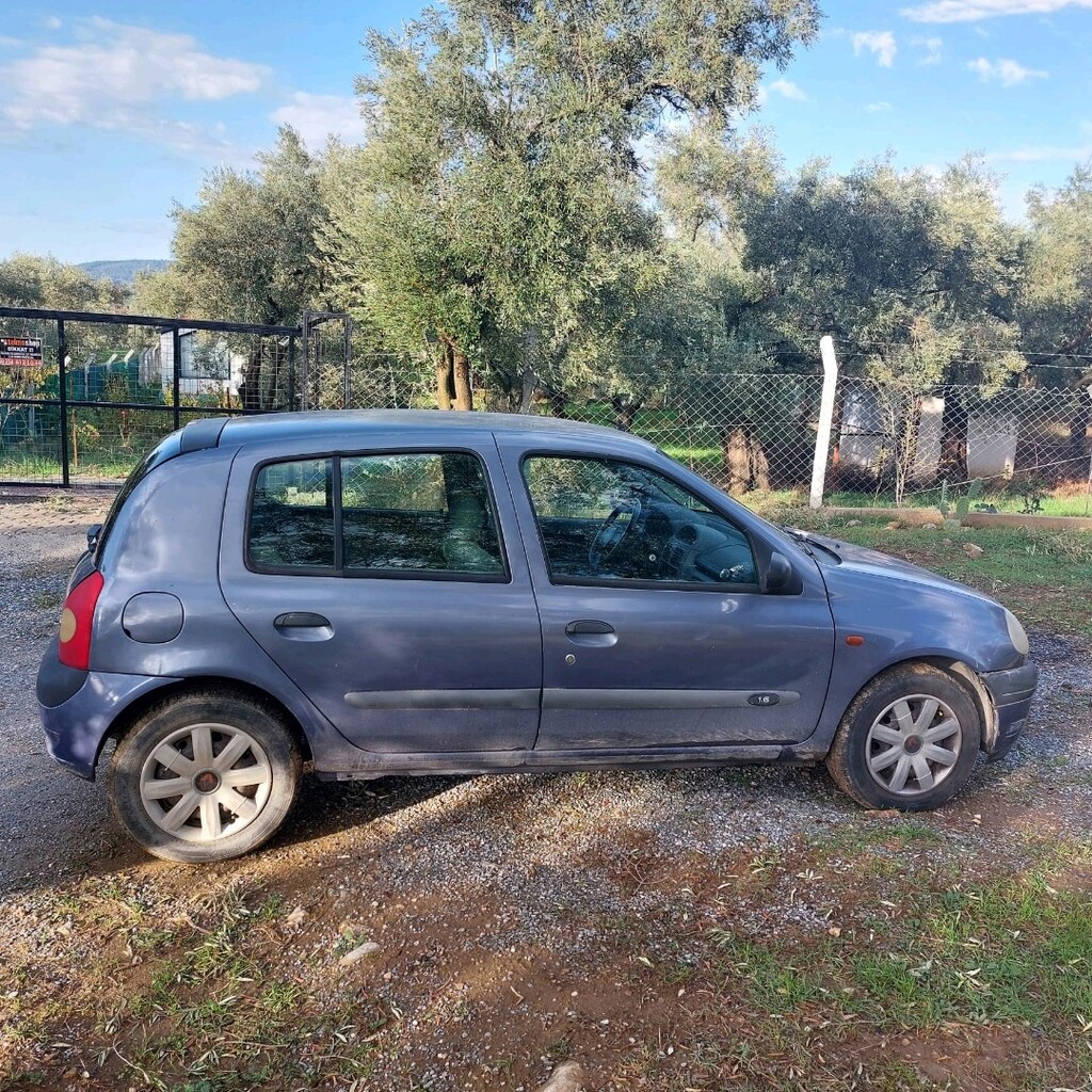 Bayan Öğretmenden Clio RTE 2000. Otomatik Vites - 4