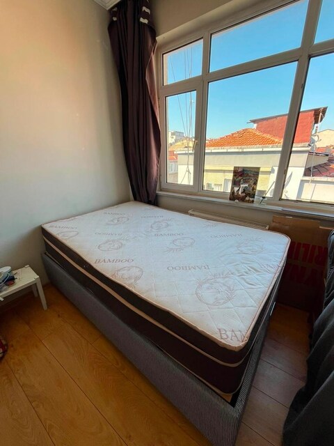 1,5 Kişilik Yatak Baza Az Kullanılmış