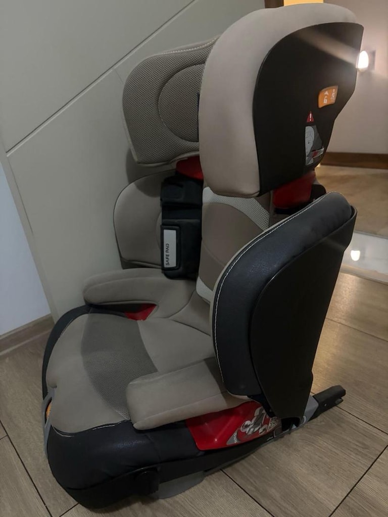 Oto koltuğu Chicco 15-36 kg - 4