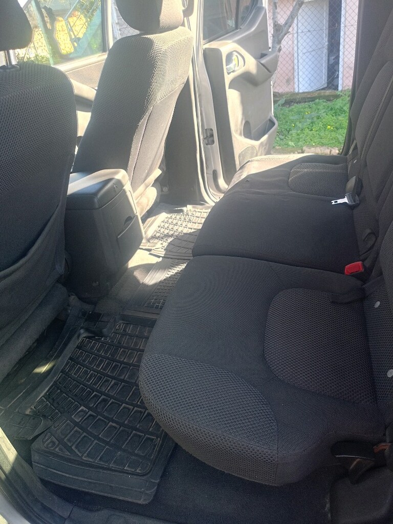 NiSSAN NAVARA D40 - 8