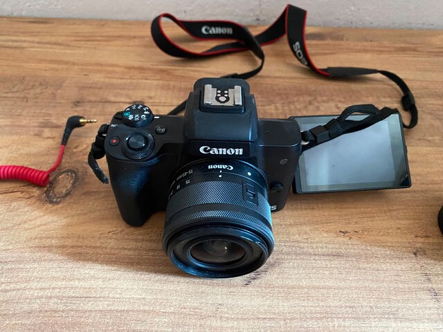Canon EOS M50 Vlogger Kit
