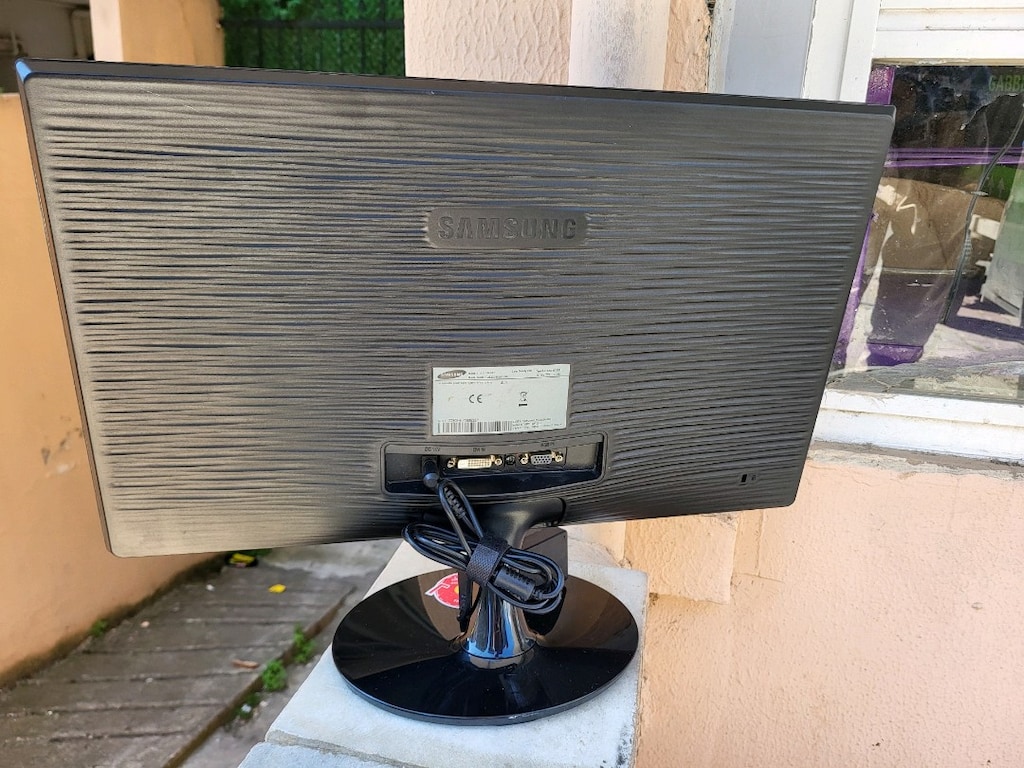 SANSUNG 21.5 İNÇ LED MONİTÖR 14 VOLT ADAPTÖR KABLO DAHİL SORUNSUZ - 5