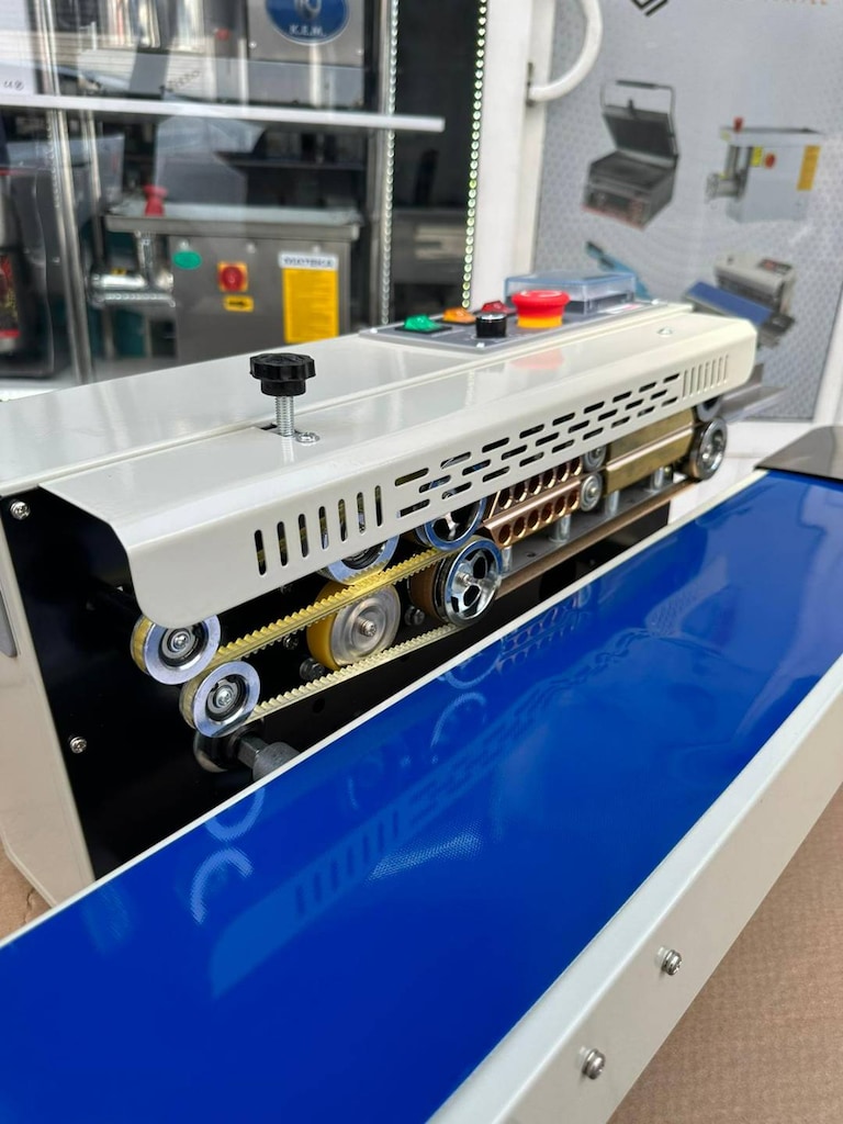 Yürüyen Bantlı Konveyörlü Otomatik Poşet Yapıştırma Makinası - 4