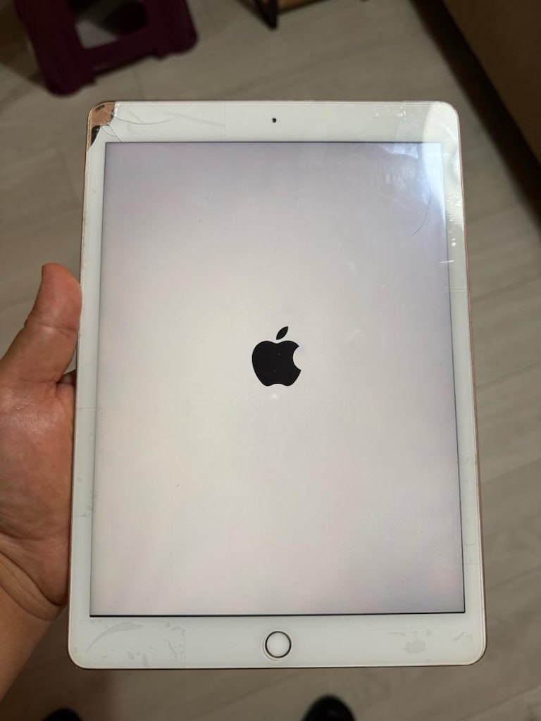 iPad 8. Nesil a2270 - 3