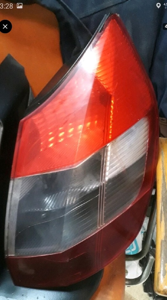 renault scenik arka sağ stop lambası temiz hafif çatlak var - 2