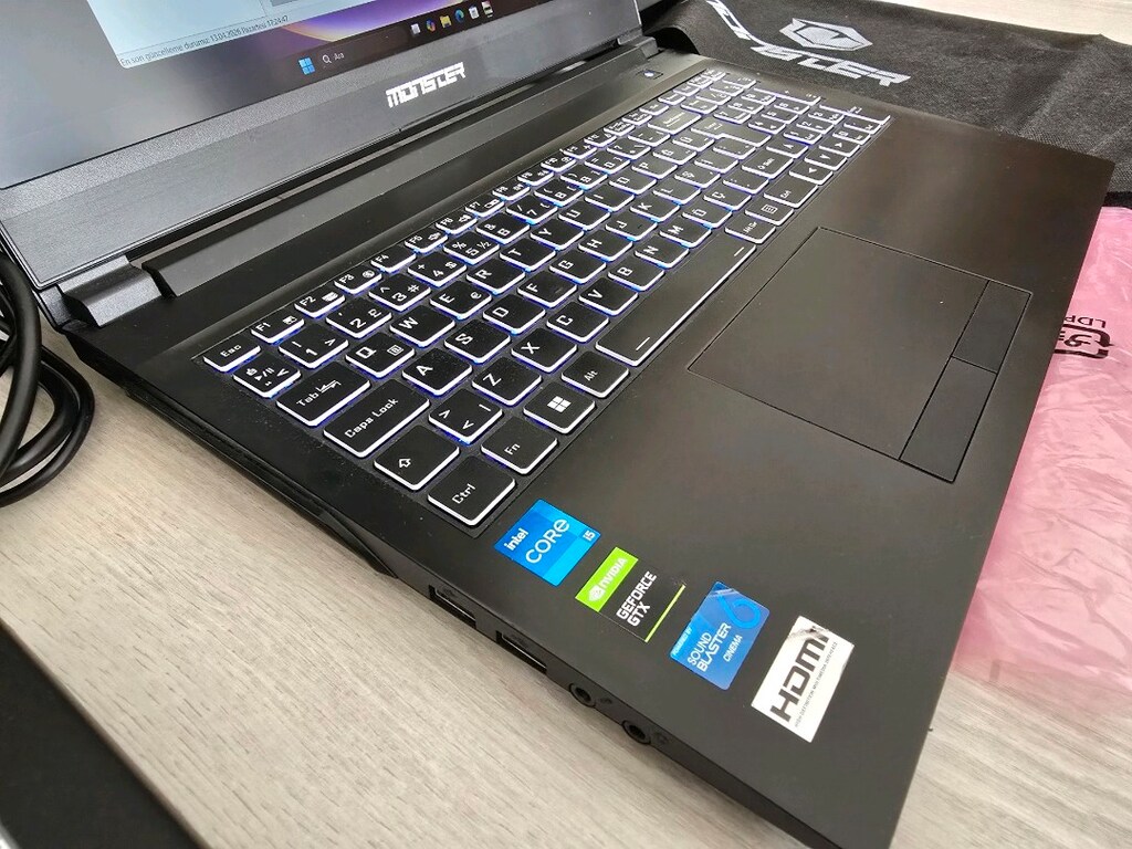 MONSTER SİFİR GIBI I5 11TH GTX1650 DİZÜSTÜ BİLGİSAYAR LAPTOP - 11