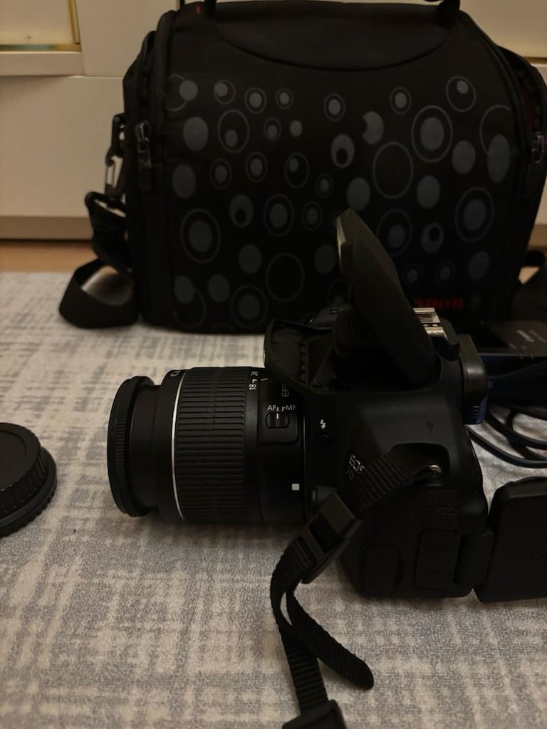 Temiz Kullanılmış Canon EOS 700D + 18-55mm Lens + Taşıma Çantası - 3
