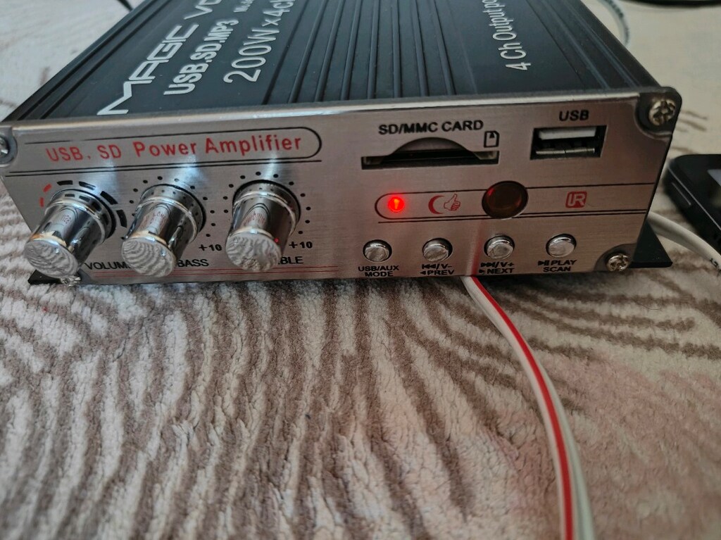 Bowers & Wilkins (B&W) - 2