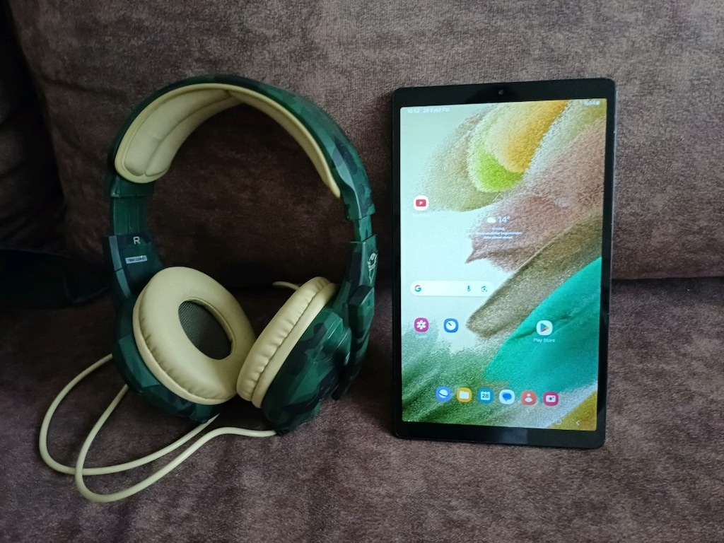 GALAXY TAB A 7 LITE 32GB buyuk boy kulaklık ile hediye fiyat son 3000 - 4
