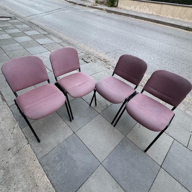 ÇOK AMAÇLI, İSTİFLENEBİLİR, BİRBİRİNE GEÇMELİ SANDALYE