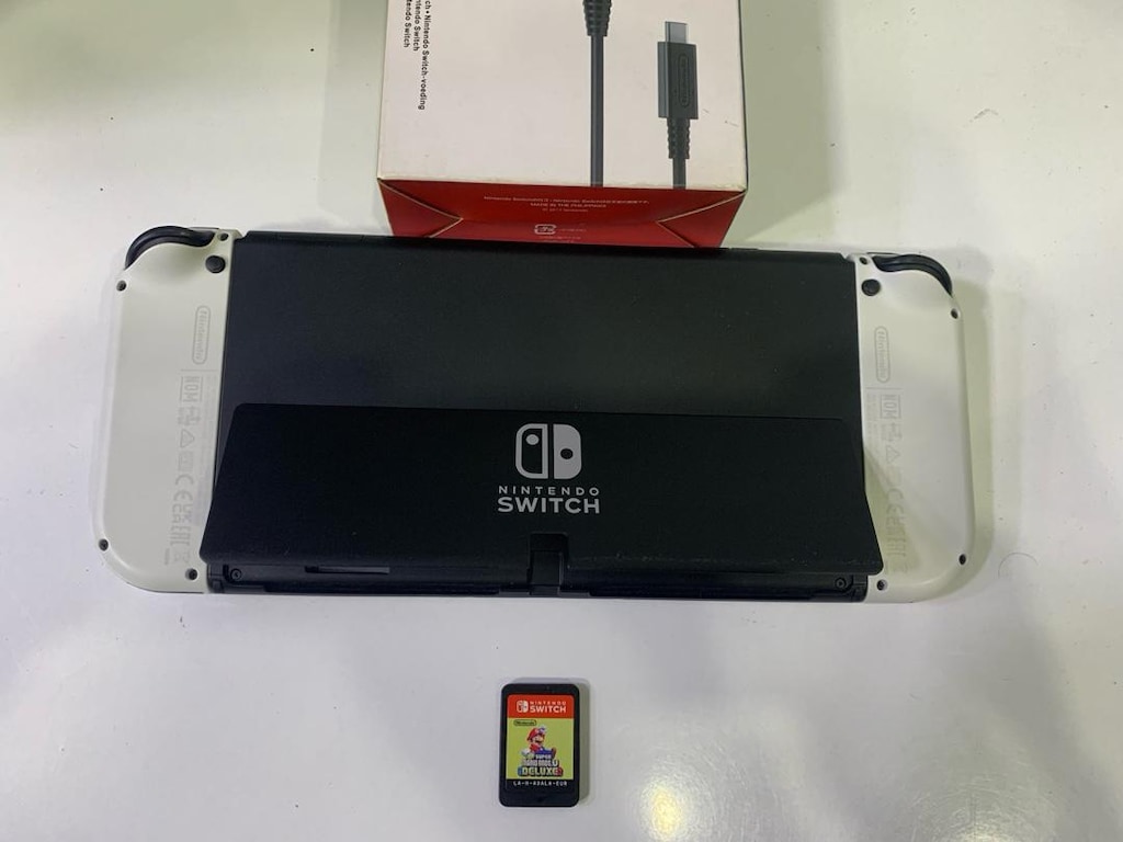 Nintendo Switch V2 Oled Kusursuz Temizlikte 1 adet oyun hediye - 2