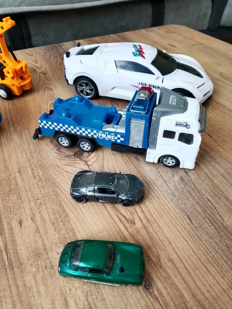 karışık oyuncak arabalar - 3