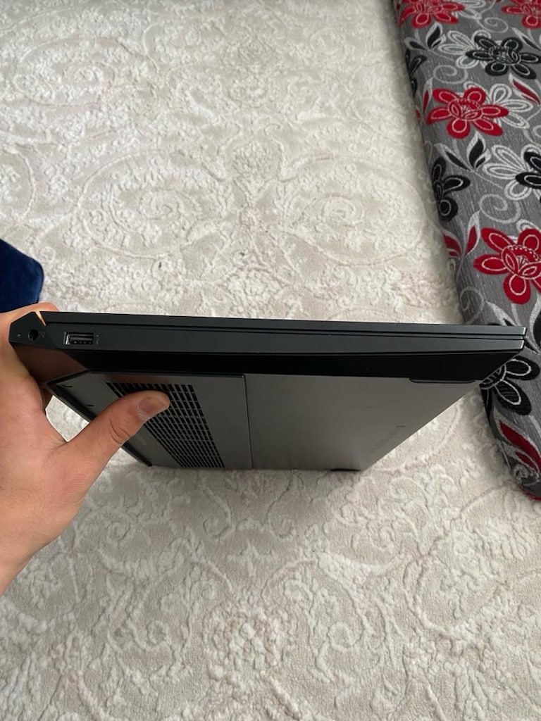 HP PAVILION - 8