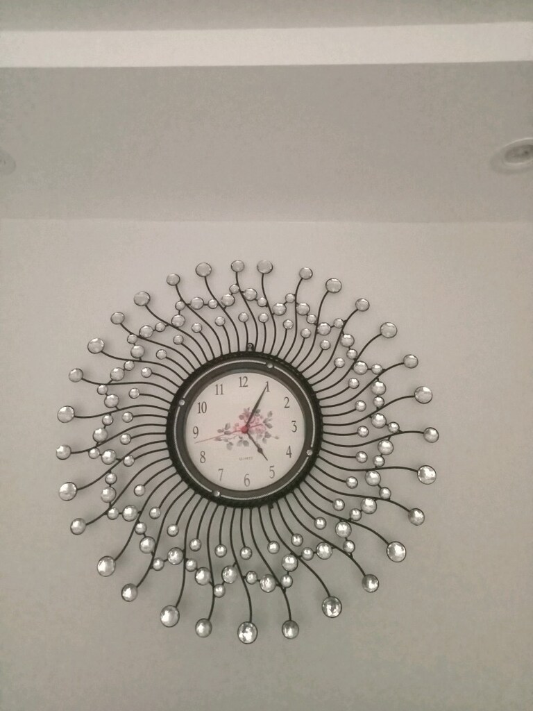 duvar saati 70*70 ebatlarda - 2