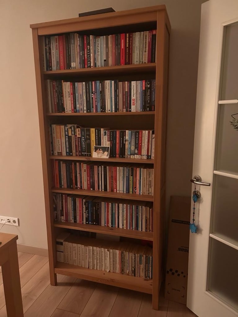 Ikea Hemnes Ahşap Kitaplık - 2