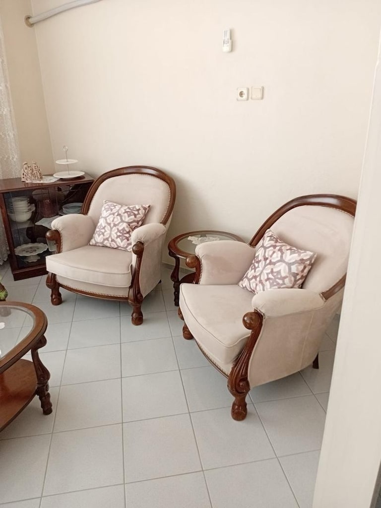 Masif Gürgen Vintage Salon Takımı 3+1+1+1+1 + TV Ünitesi | Çok Temiz - 5