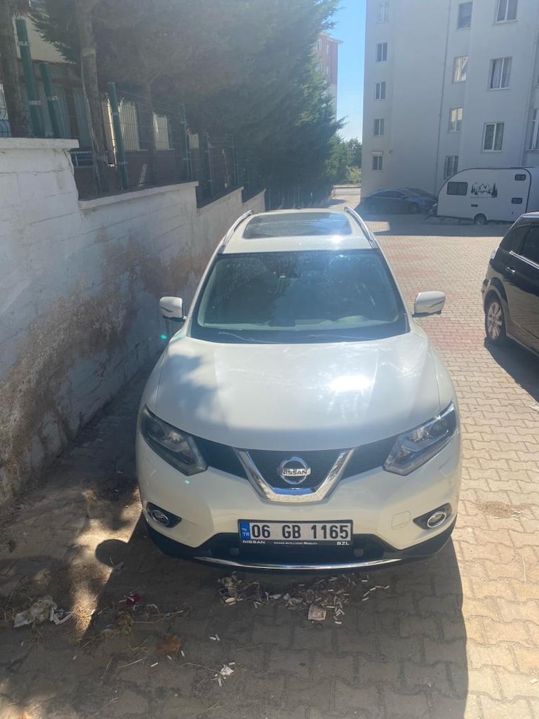 Nissan X-TRAIL