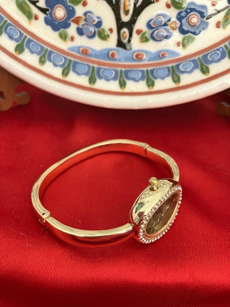 Cartier Altın Tonlu yeşil kadran kelepçe kordon oval kadın saat - 5