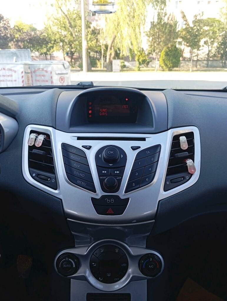 2010 Fiesta 1.4 tdci titanyum - 11