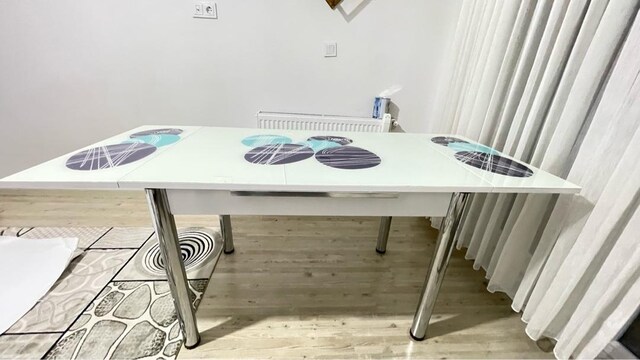 yemek masası 4 kişilik 6 kişili e de dönüşülüyor