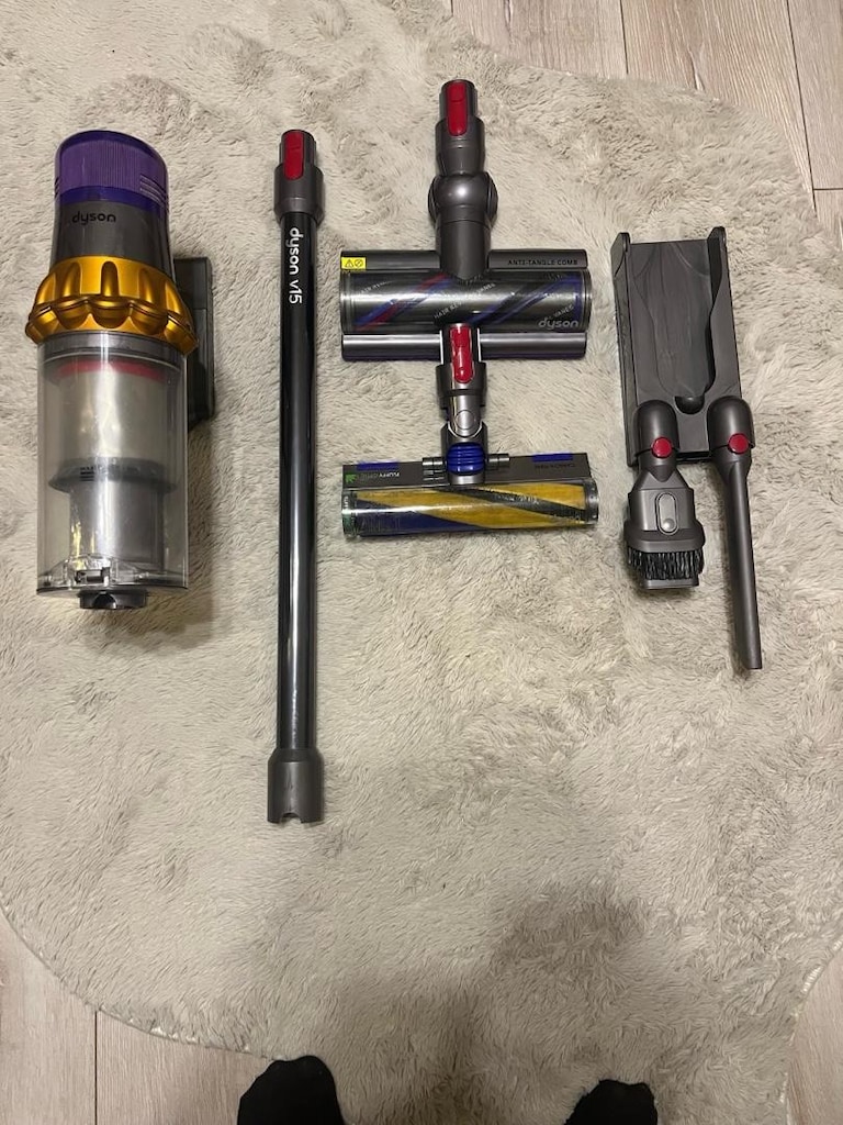 Dyson v15 - 4