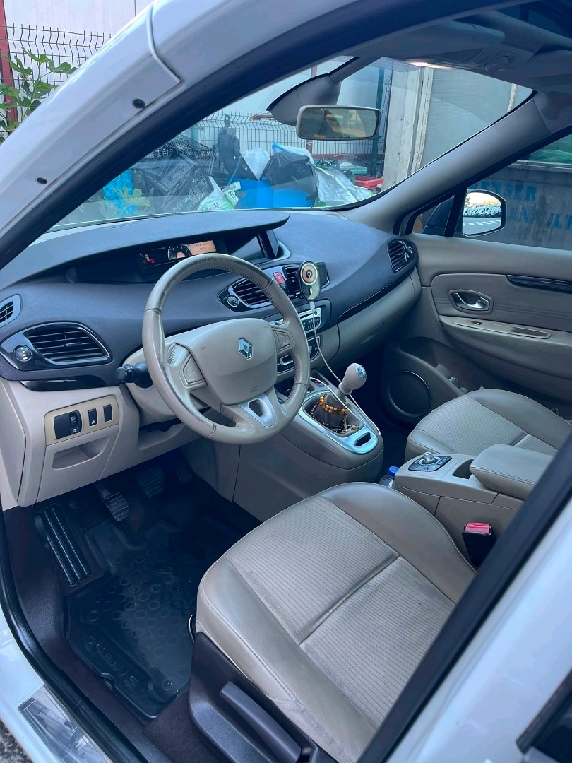 Renault Grand Scenic - 7