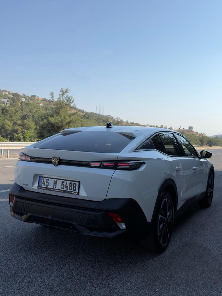 SAHİBİNDEN PEUGEOT 408 1.2 PURETECH ALLURE 2023 MODEL (C1 DONANIM) - 4