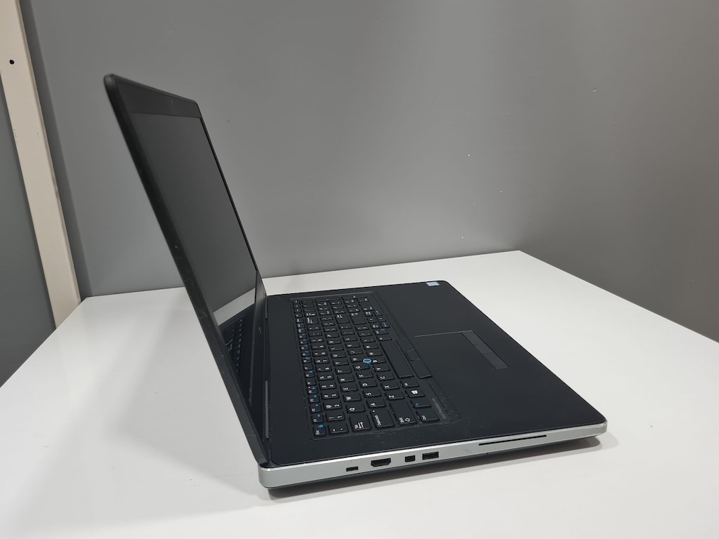 DELL İ7 6820HQ + 17.3 İNÇ FULL HD+ 32 GB RAM+QUADRO 4 GB 256 BİT - 3