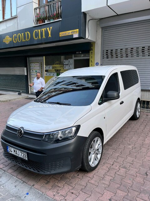 Volkswagen Caddy Cargo Maxi Camlı Van