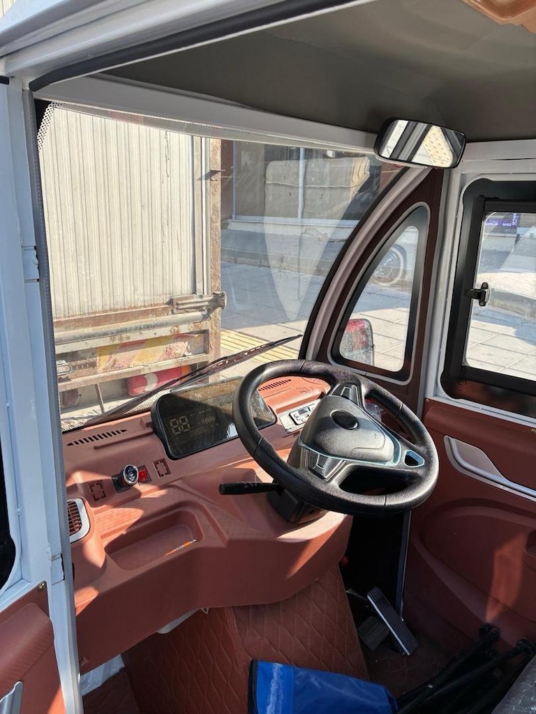 Skyjet 3 Tekerlekli Kapalı Kabinli Elektrikli Kasalı Yük Aracı - 2
