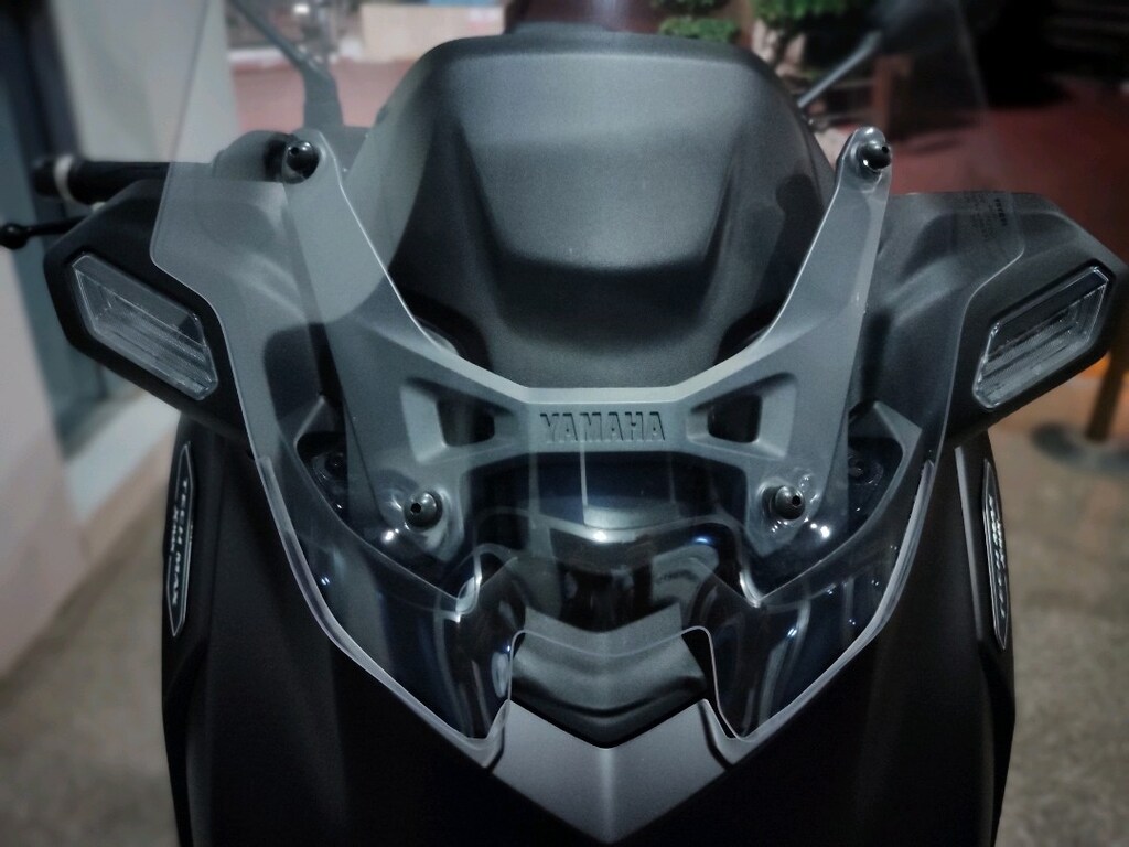 YAMAHA XMAX 250 Tech Max 2025 - 4