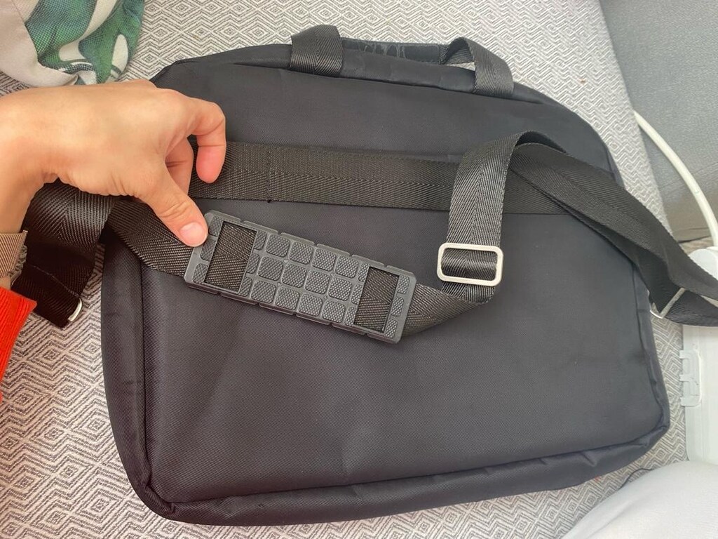 Siyah Sarı Detaylı Baskılı laptop çantası - 3