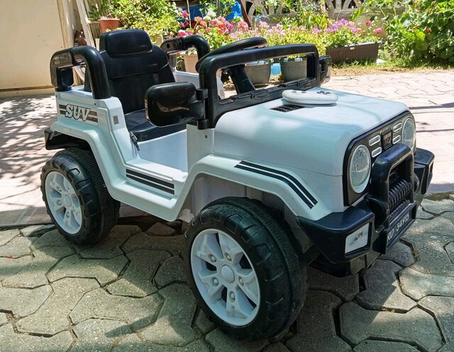Kumandalı Az kullanılmış Akülu Araba Sahra Dolu 8086 modeli
