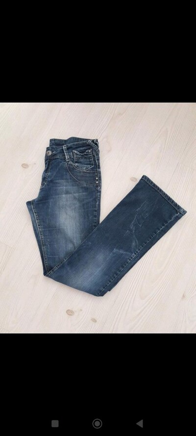 Bayan jeans