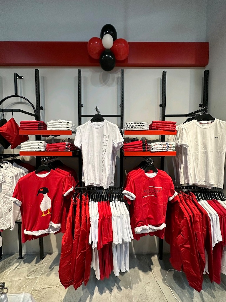 mağaza rafları komple satılıktır 300m2 - 16