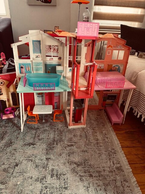 BARBİE DREAM HOUSE ASANSÖRLÜ VE KALİTELİ DİĞER OYUNCAKLARLA TOPLU SATI