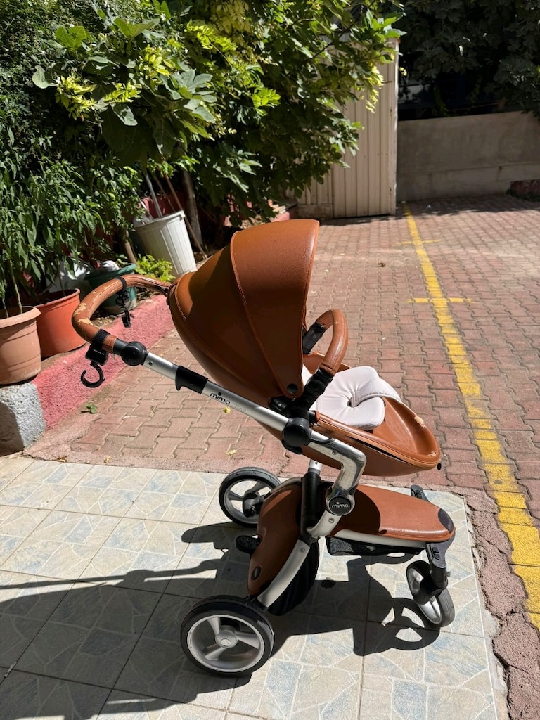 Kahverengi mima bebek arabası tüm aparqtları var - 8